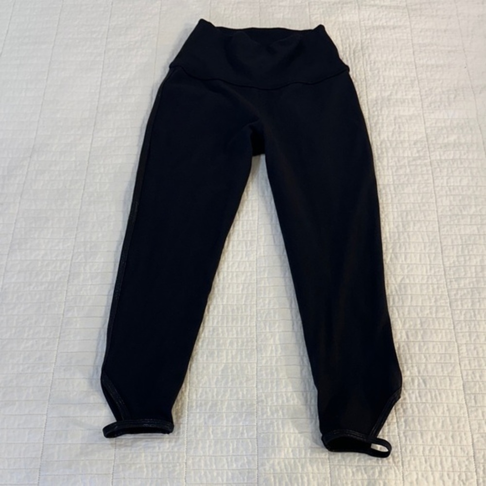 Beyond Yoga Small Capri Black Tuxedo Side Stripe Like New